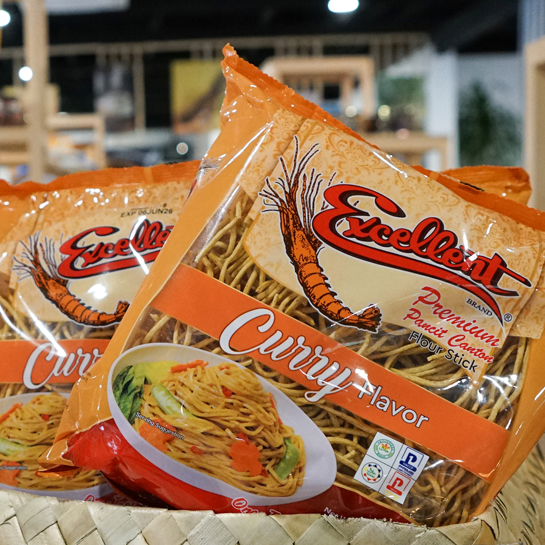 curry-flavored pancit canton noodles by Excellent