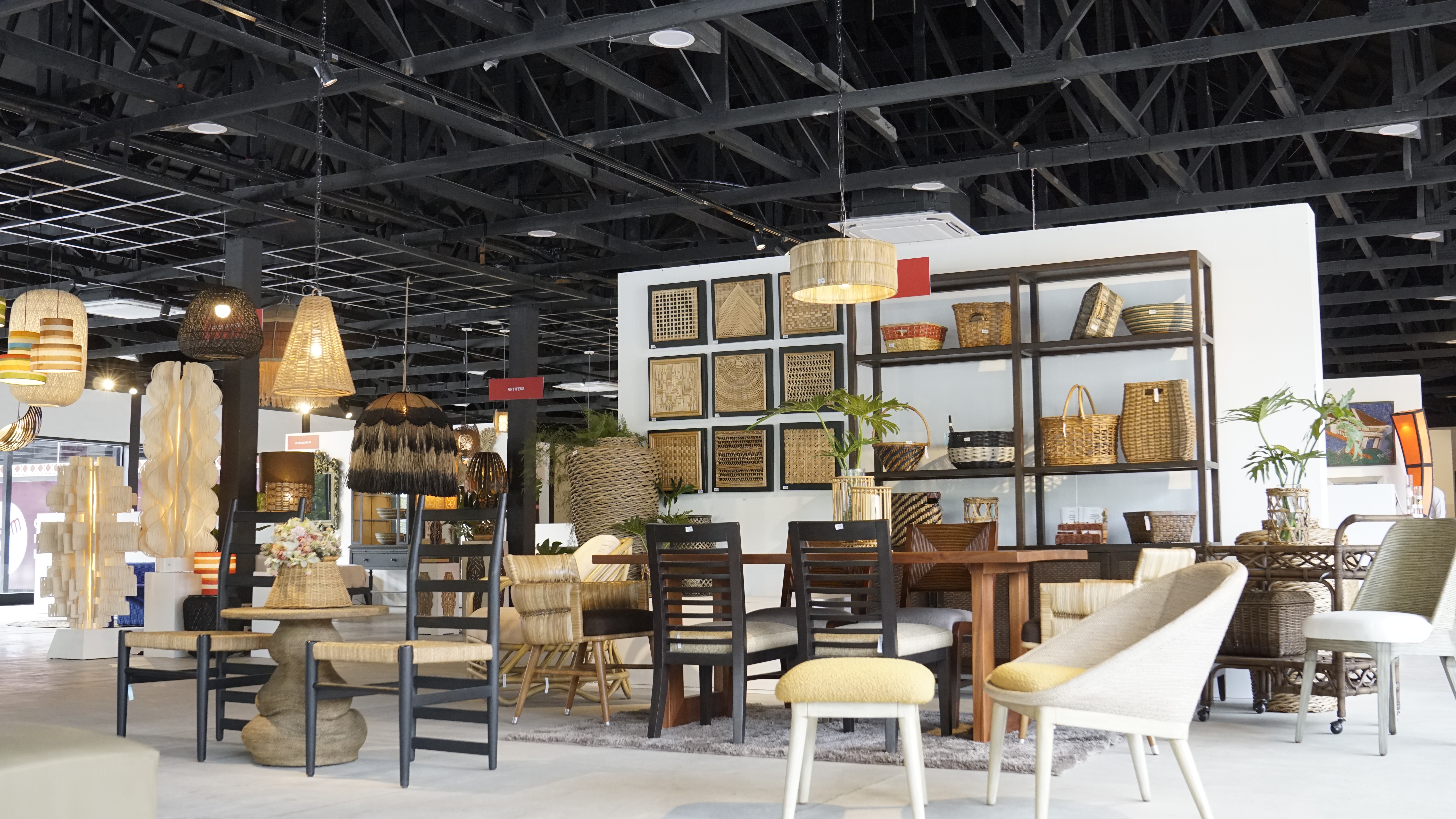 Gallery 4 Furniture Display